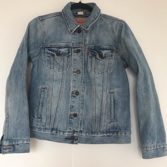 LEVIS DENIM JACKET | LIKE NEW - Picture 2 of 6